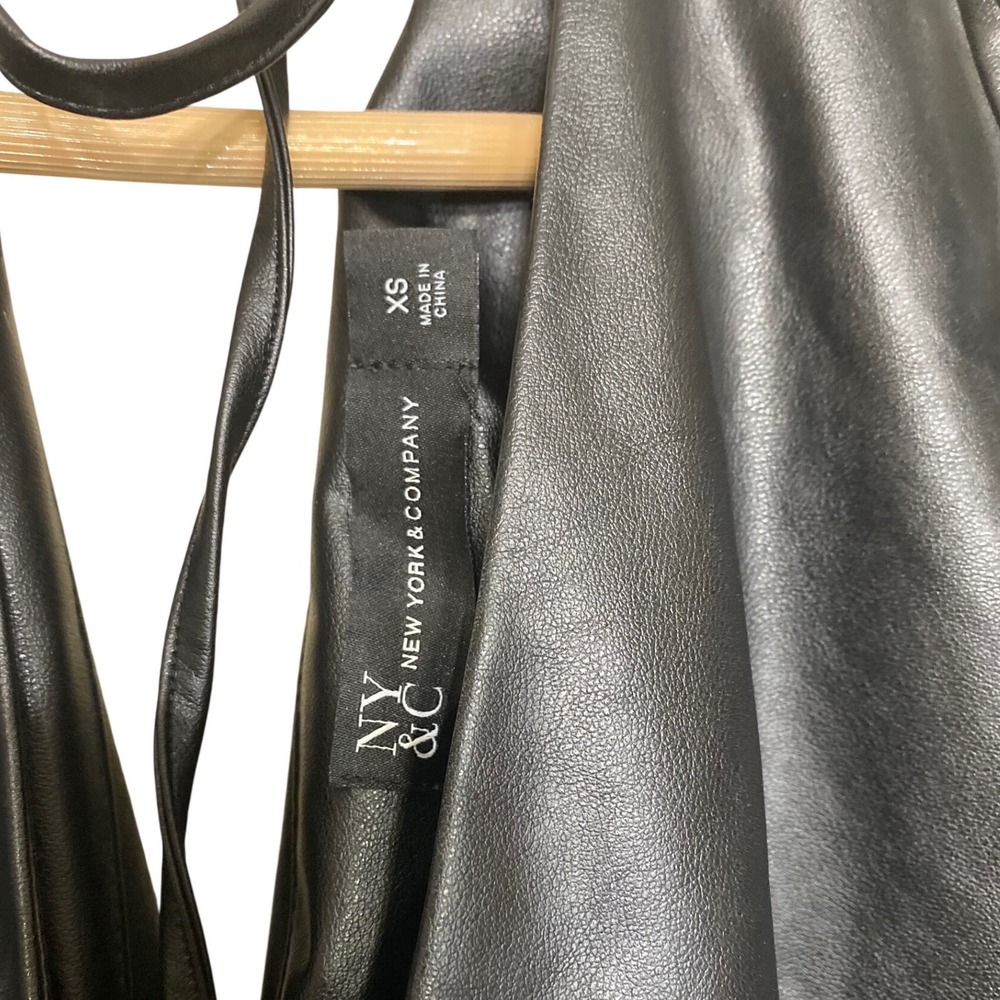 New York & Company Womens Black‎ Faux Leather Puff Sleeve Peplum Top XS Tie Back - Picture 3 of 5